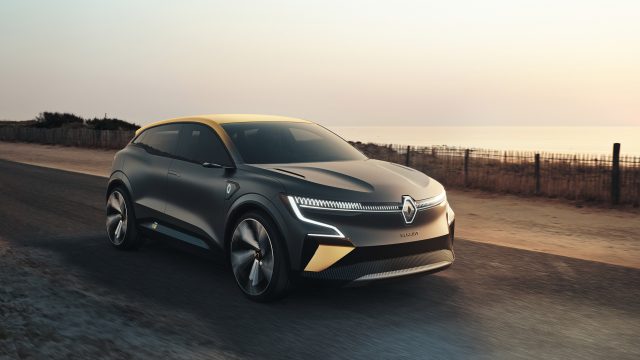 Renault MEGANE eVISION driekwart voor