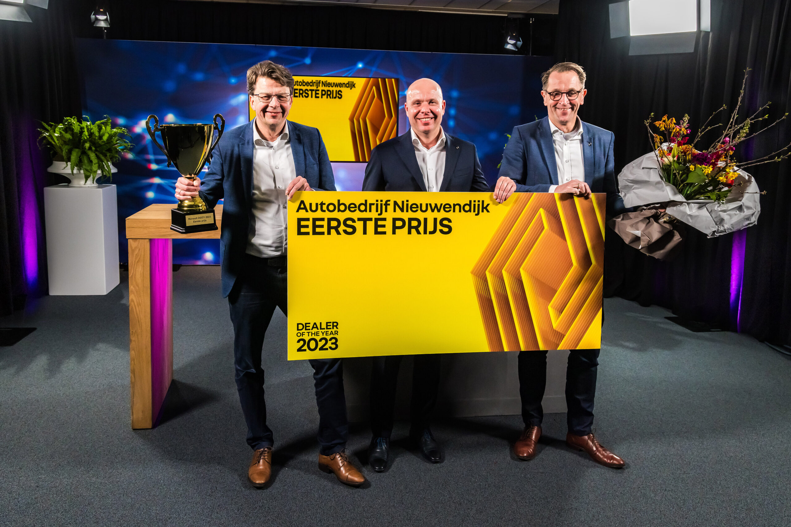 Autobedrijf Nieuwendijk is ‘Renault Nederland Dealer of the Year 2023’